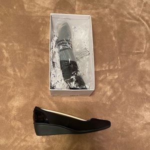 Anne Klein NWT black wedge size 9.5